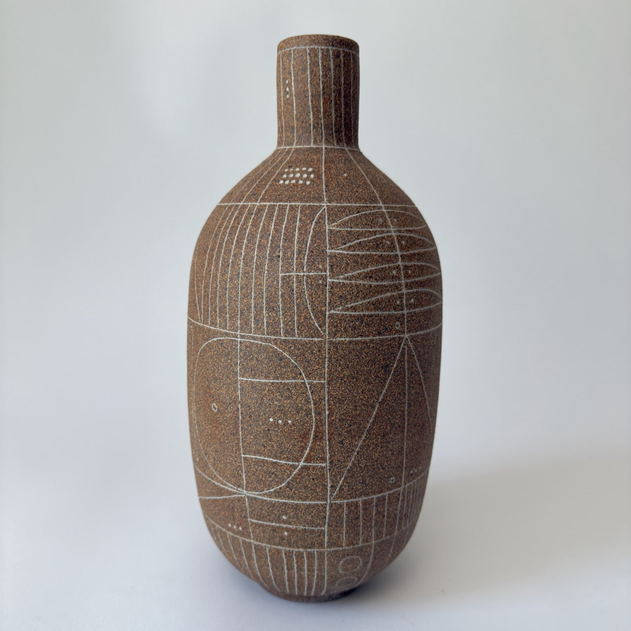 Scribe Vase in Sable
