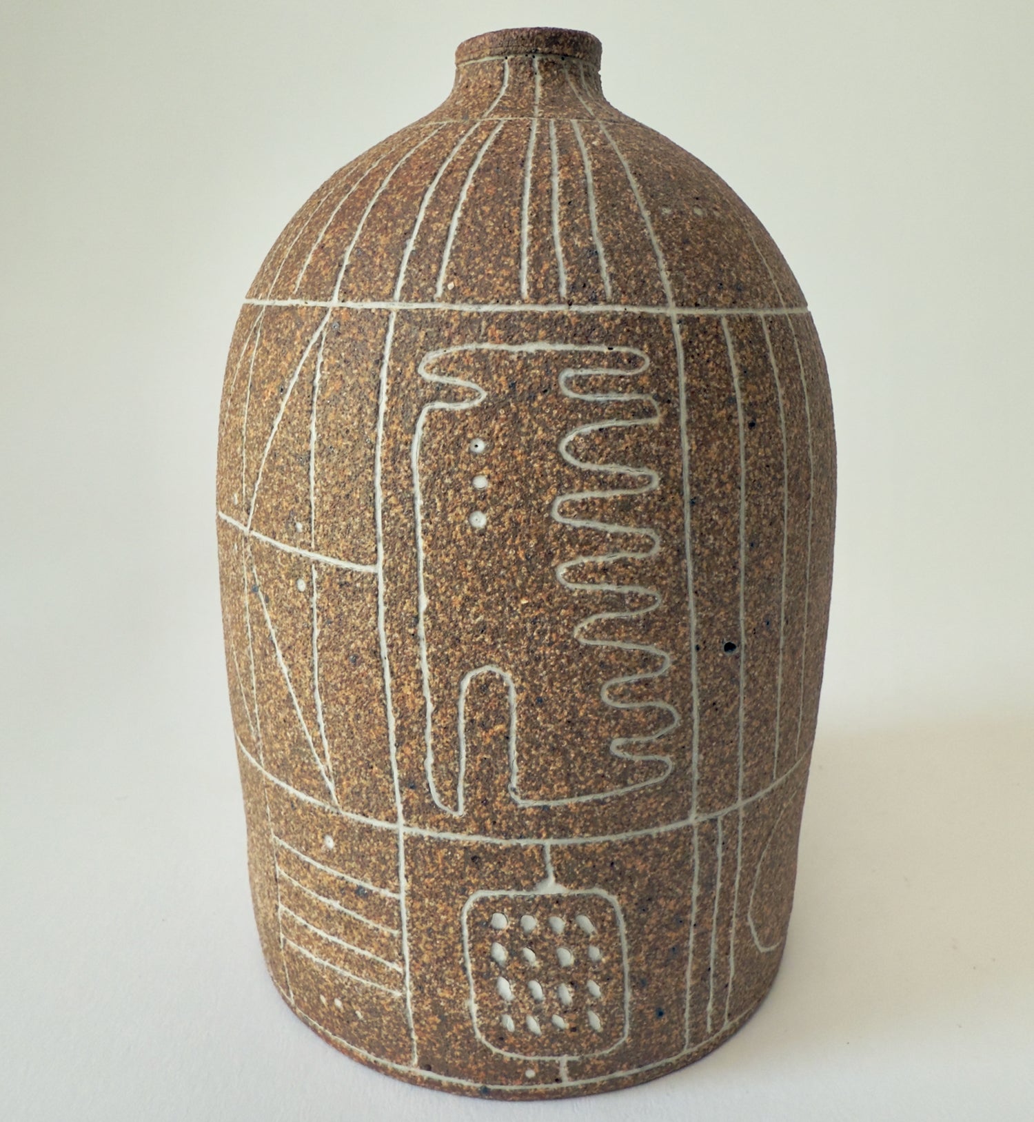 Scribe Vase in Sable