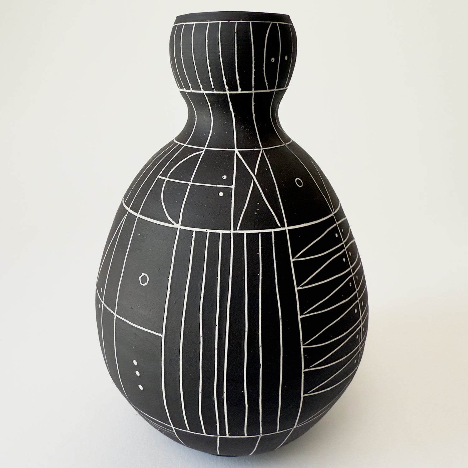 Scribe Vase in Black