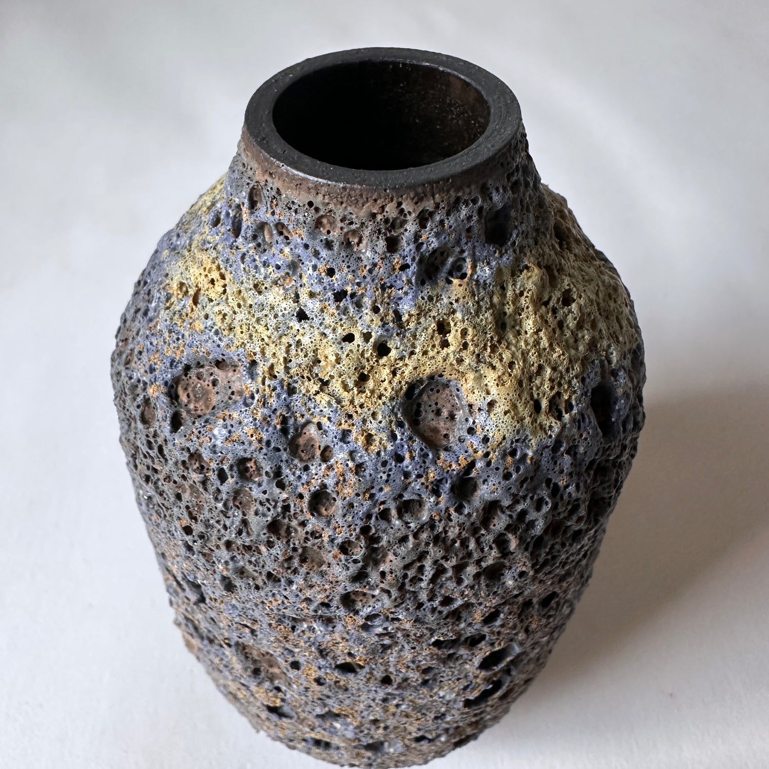 Lava Vase in Blumoss