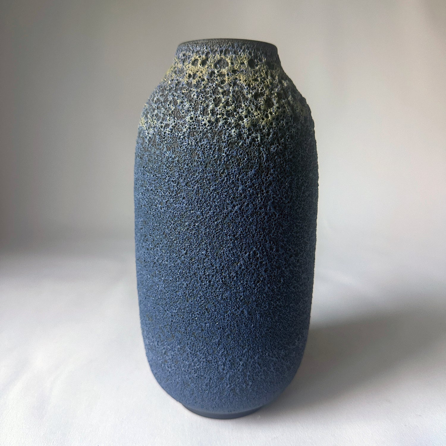 Lava Vase in Blumoss