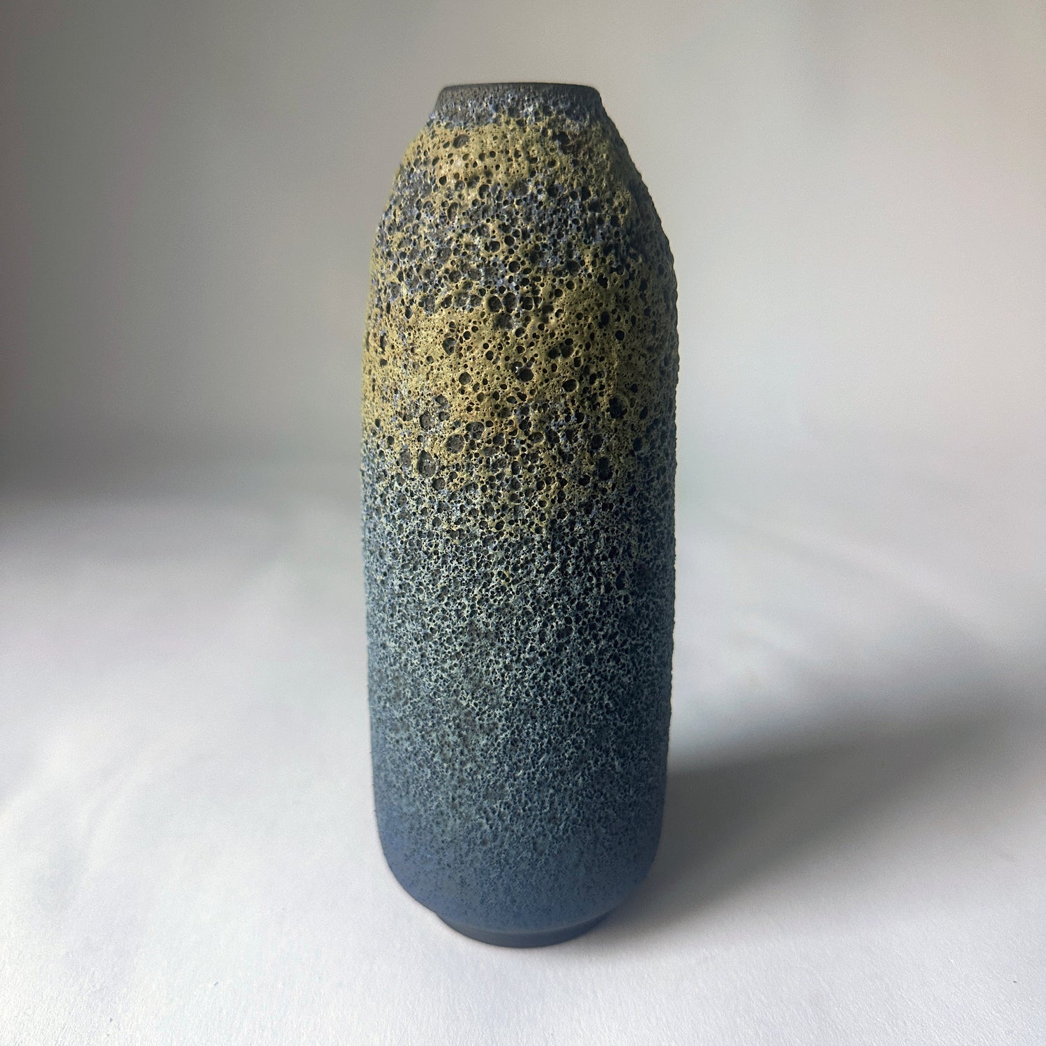 Lava Vase in Blumoss