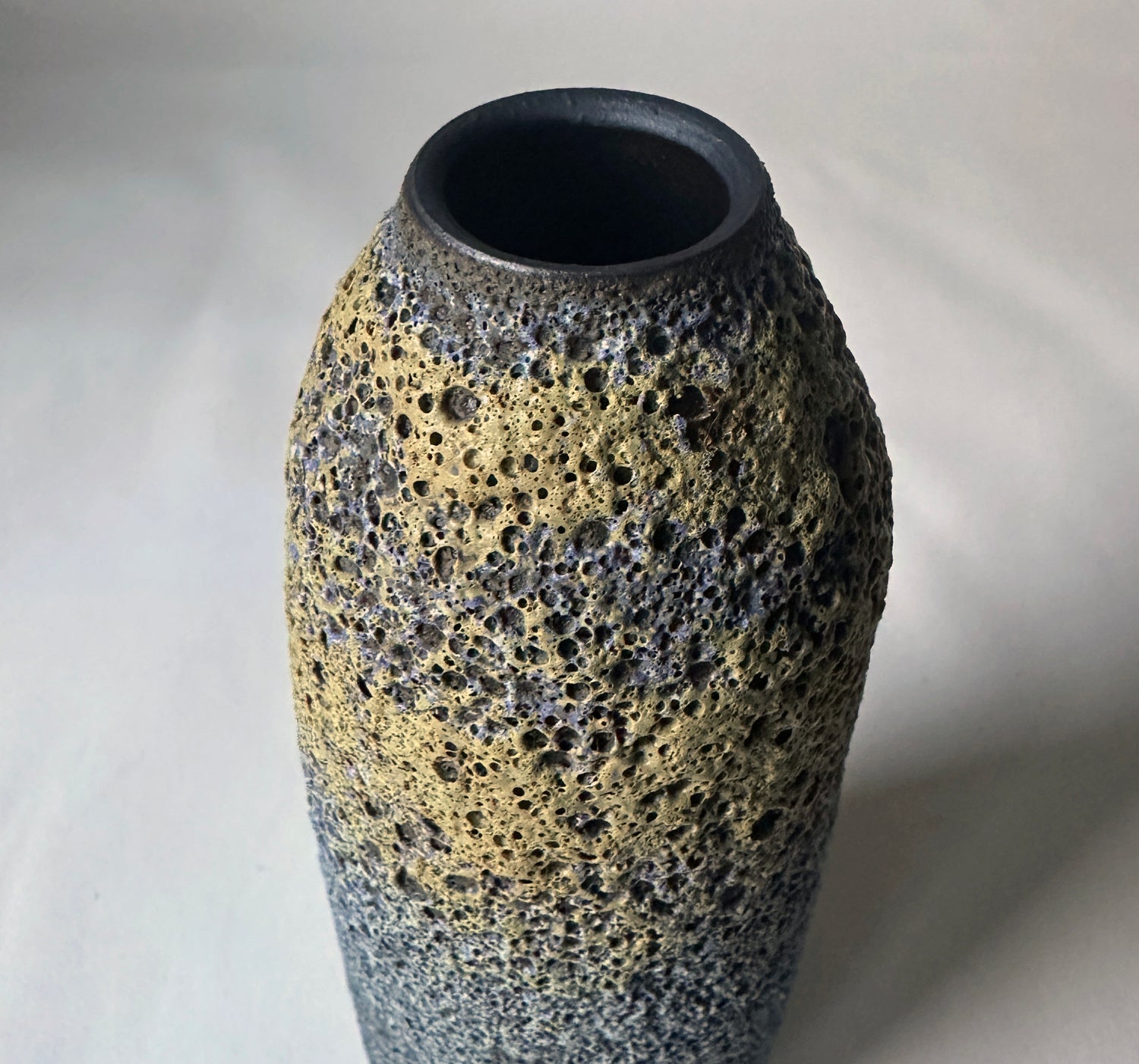 Lava Vase in Blumoss