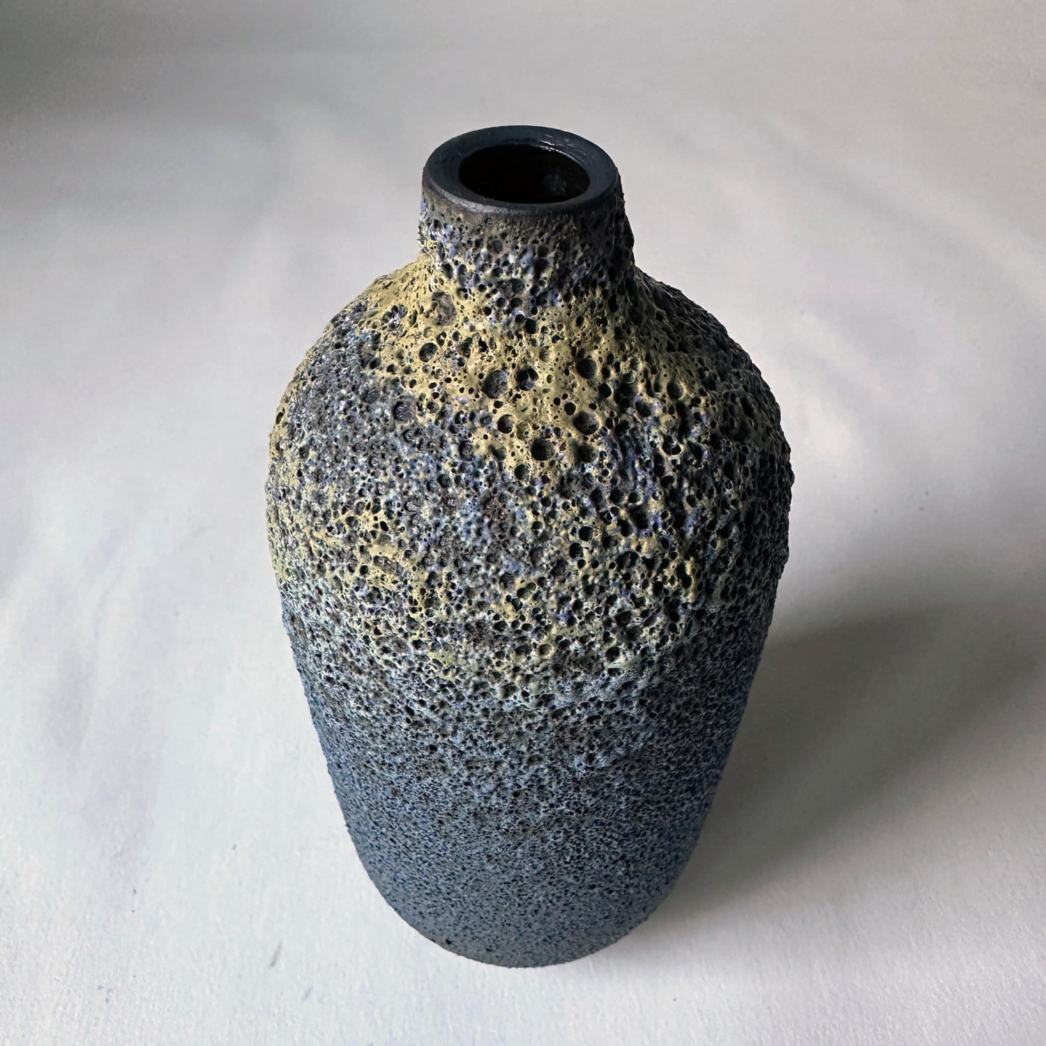 Lava Vase in Blumoss