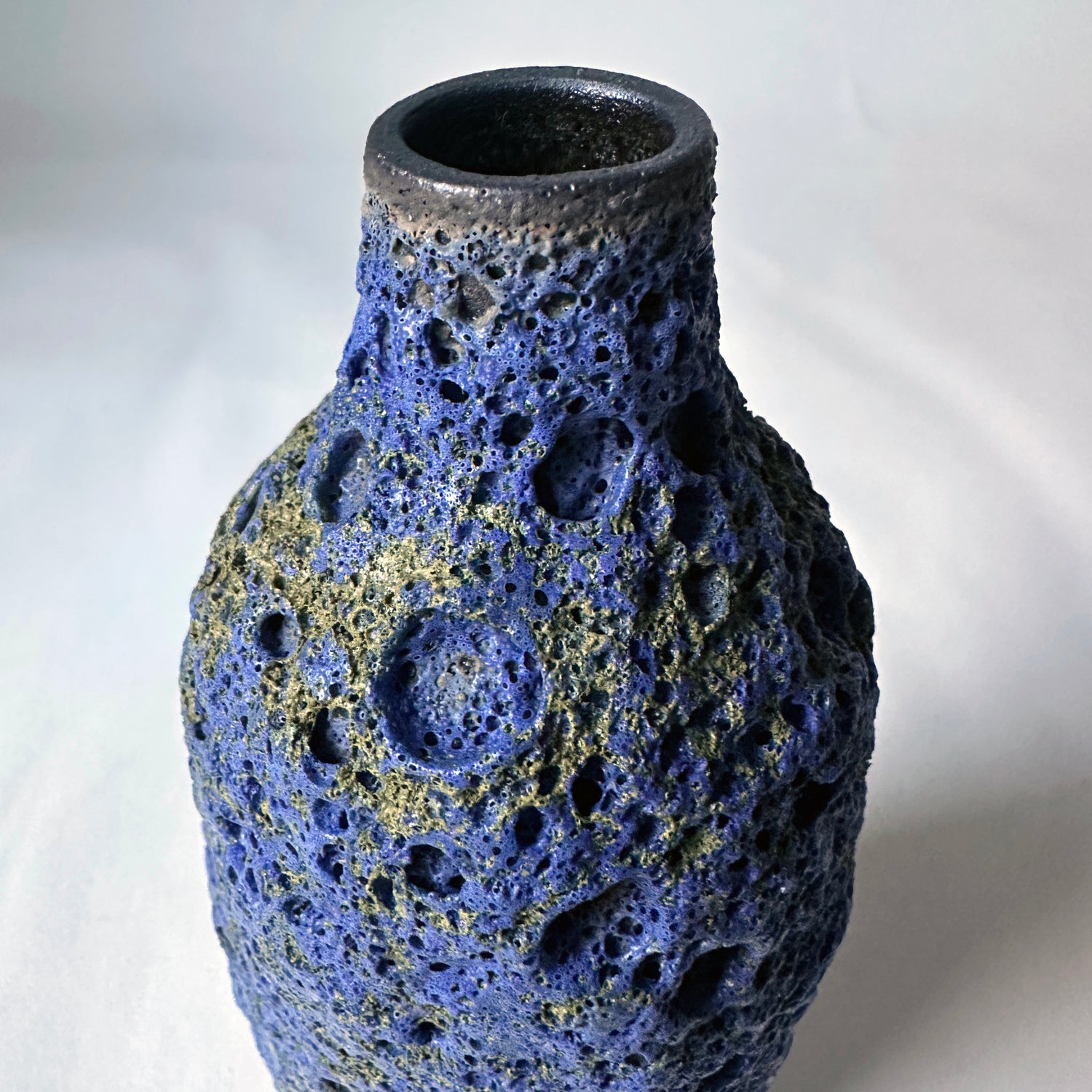 Lava Vase in Cobalt
