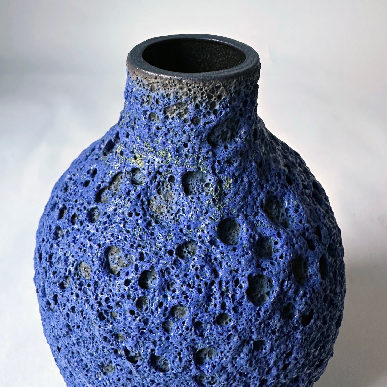 Lava Vase in Cobalt