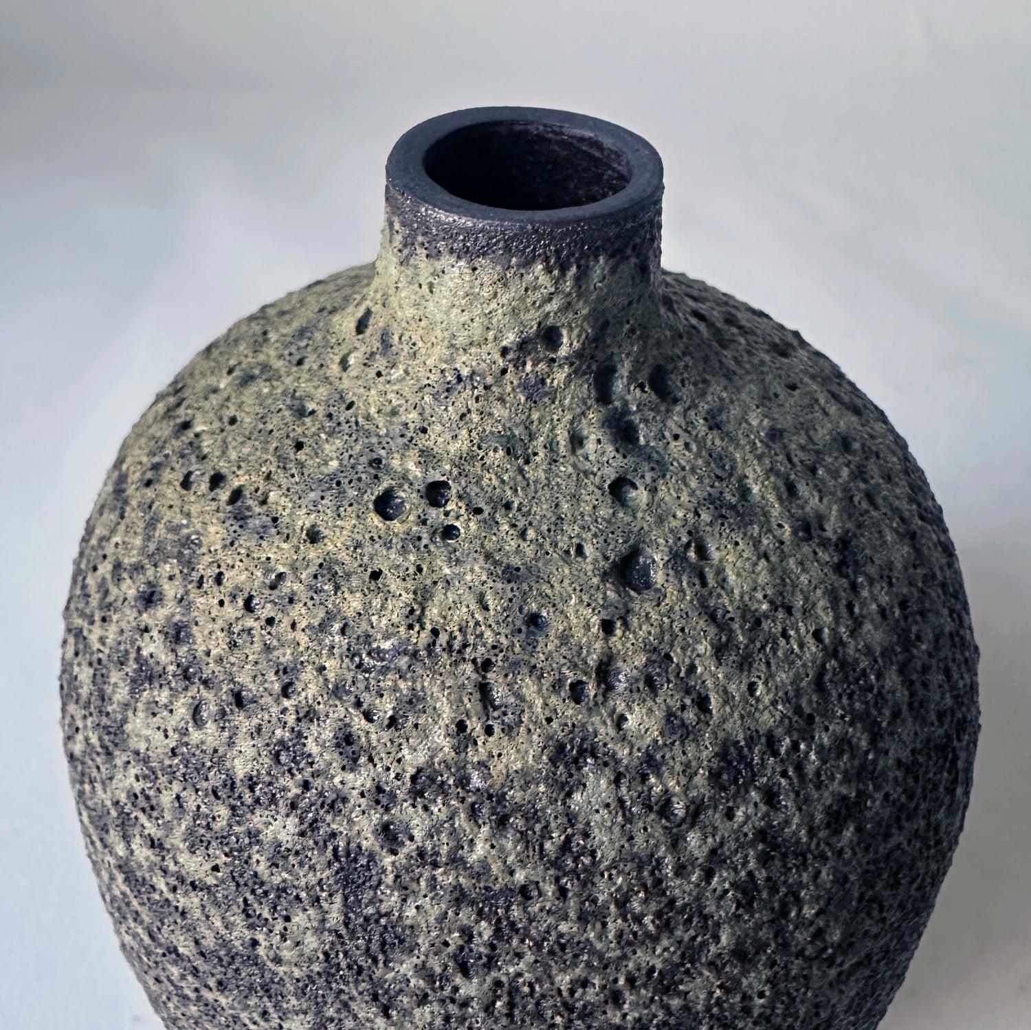 Lava Vase in Greige