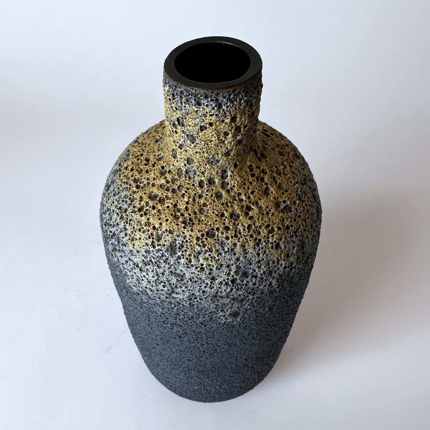 Lava Vase in Blumoss