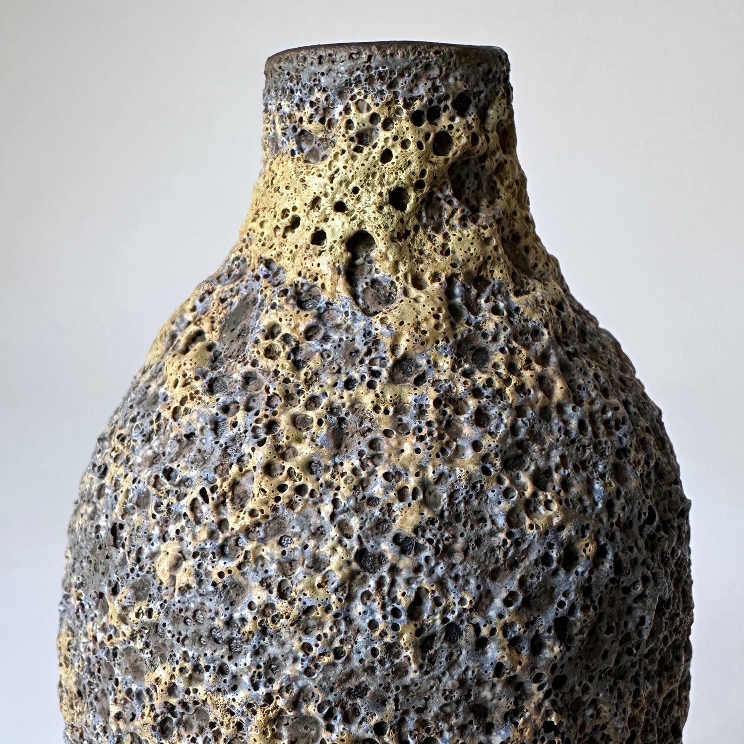 Lava Vase in Blumoss