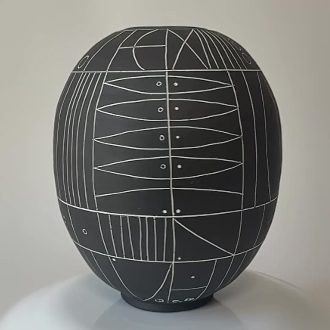 Scribe Sphere in Black