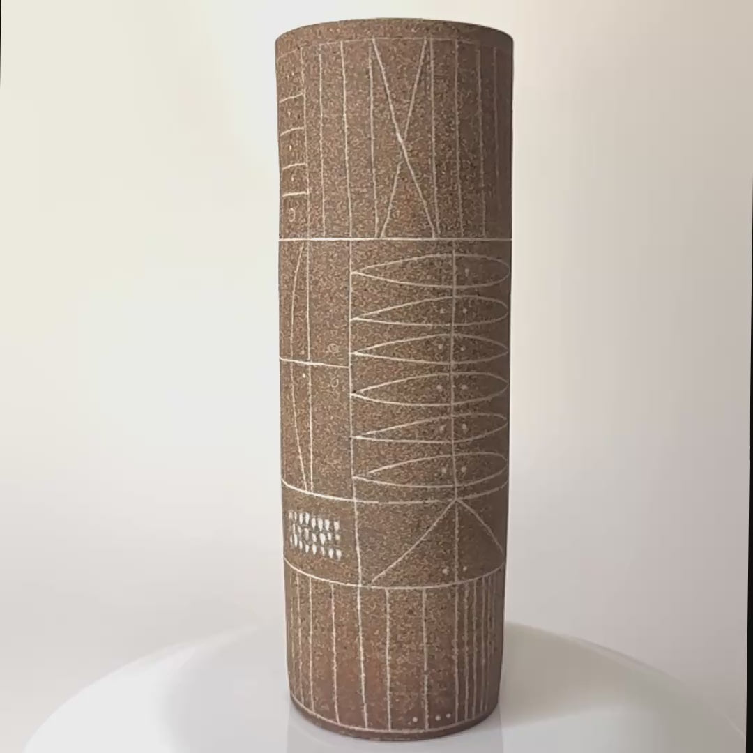 Scribe Vase in Sable